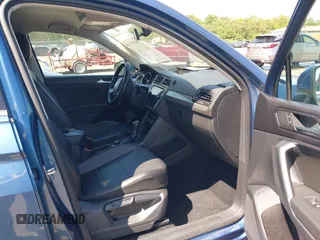 2018 Volkswagen Tiguan SEL with VIN 3VV2B7AX9JM143441, listed as a IAAI auction lot 42351115 with 160,646 mi miles and . Bid and sale history available at DreamBid. Image 5.