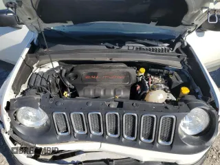 2018 Jeep Renegade Sport with VIN ZACCJAAB7JPG95279, listed as a Copart auction lot 47097815 with 152,849 mi miles and Salvage Title. Bid and sale history available at DreamBid. Image 13.