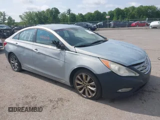2012 Hyundai Sonata SE z VIN 5NPEC4AC3CH368855, wystawiony jako IAAI lot #42452654 z przebiegiem 125 317 mil mil oraz . Historia ofert i sprzedaży dostępna na DreamBid. Obrazek 1.