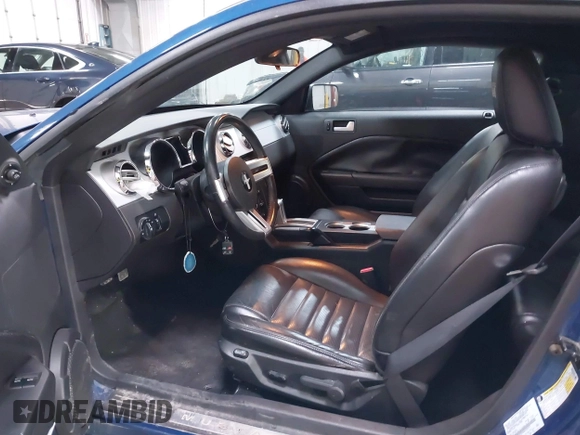 2006 Ford Mustang GT Deluxe with VIN 1ZVFT82H665185747, listed as a IAAI auction lot 42293060 with 157,093 mi miles and . Bid and sale history available at DreamBid. Image 5.