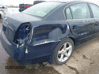 2005 Nissan Altima 3.5 SE with VIN 1N4BL11D65N406405, listed as a IAAI auction lot 41913724 with 236,756 mi miles. Bid and sale history available at carsss.com. Image 13.