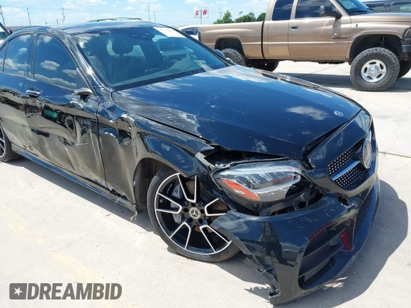 2019 Mercedes-Benz C 300 with VIN 55SWF8DB3KU301934, listed as a IAAI auction lot 42195040 with 58,816 mi miles and . Bid and sale history available at DreamBid. Image 6.