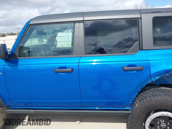 2023 Ford Bronco z VIN 1FMEE5DH6PLB09202, wystawiony jako IAAI lot #41059734 z przebiegiem 30 186 mil mil oraz . Historia ofert i sprzedaży dostępna na DreamBid. Obrazek 14.