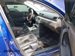 2008 Volkswagen Passat Komfort z VIN WVWAK73C78P083555, wystawiony jako IAAI lot #42354001 z przebiegiem 151 048 mil mil oraz . Historia ofert i sprzedaży dostępna na DreamBid. Obrazek 5.