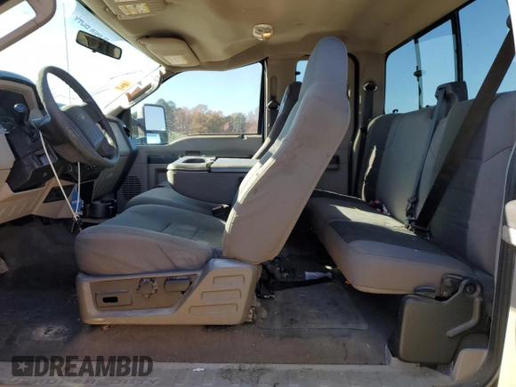 2010 Ford F-250 XL z VIN 1FTSX2BR9AEB41035, wystawiony jako Copart lot #83197184 z przebiegiem Nie podano mil oraz Szkody całkowita. Historia ofert i sprzedaży dostępna na DreamBid. Obrazek 10.