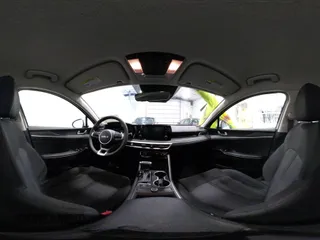 2023 Kia K5 LXS z VIN 5XXG14J2XPG189462, wystawiony jako IAAI lot #42233595 z przebiegiem 17 286 mil mil oraz . Historia ofert i sprzedaży dostępna na DreamBid. Obrazek 19.