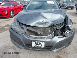2018 Nissan Altima 2.5 S with VIN 1N4AL3AP9JC288485, listed as a IAAI auction lot 40718406 with 106,819 mi miles. Bid and sale history available at carsss.com. Image 6.