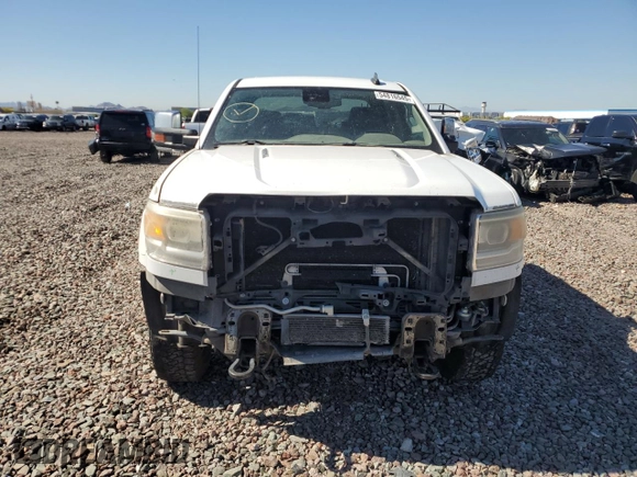 2015 GMC Sierra 2500HD SLT with VIN 1GT12ZE89FF607229, listed as a Copart auction lot 54816545 with 267,227 mi miles and Salvage title. Bid and sale history available at DreamBid. Image 5.