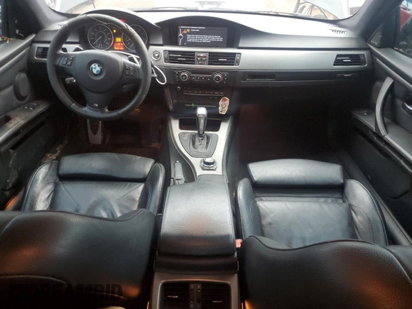 2011 BMW 3 Series 328i z VIN WBAKE3C54BE558827, wystawiony jako Copart lot #58634875 z przebiegiem 126 918 mil mil oraz Czysty tytuł • Clean title. Historia ofert i sprzedaży dostępna na DreamBid. Obrazek 8.