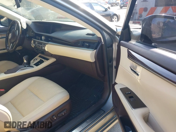 2016 Lexus ES 330 z VIN JTHBK1GG4G2236076, wystawiony jako IAAI lot #42124873 z przebiegiem 118 102 mil mil oraz . Historia ofert i sprzedaży dostępna na DreamBid. Obrazek 5.