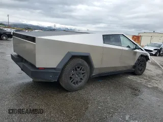 2024 Tesla Cybertruck Cyberbeast z VIN 7G2CEHEE1RA037505, wystawiony jako Copart lot #48383485 z przebiegiem Nie podano mil oraz Szkody całkowita. Historia ofert i sprzedaży dostępna na DreamBid. Obrazek 3.