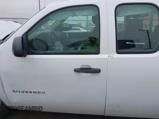 2010 Chevrolet Silverado 1500 with VIN 1GCSKPE32AZ189987, listed as a IAAI auction lot 41443898 with 175,896 mi miles and . Bid and sale history available at DreamBid. Image 14.
