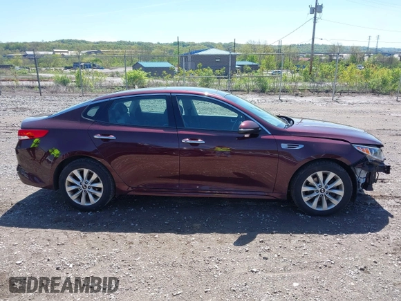 2016 Kia Optima EX z VIN 5XXGU4L37GG114750, wystawiony jako IAAI lot #42154903 z przebiegiem 97 625 mil mil oraz . Historia ofert i sprzedaży dostępna na DreamBid. Obrazek 14.