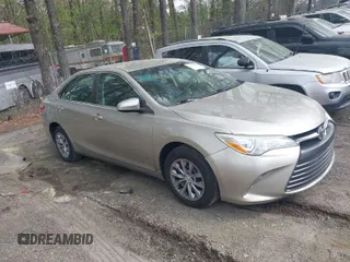 2015 Toyota Camry XLE z VIN 4T1BF1FK6FU485215, wystawiony jako IAAI lot #41938932 z przebiegiem 123 401 mil mil oraz . Historia ofert i sprzedaży dostępna na DreamBid. Obrazek 1.