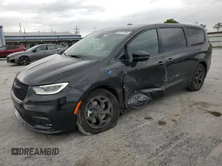 2022 Chrysler Pacifica Hybrid Limited z VIN 2C4RC1S76NR207827, wystawiony jako Copart lot #53727765 z przebiegiem 32 494 mil mil oraz Szkoda całkowita • Salvage title. Historia ofert i sprzedaży dostępna na DreamBid. Obrazek 1.