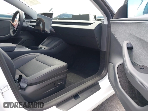 2025 Tesla Model 3 Long Range with VIN 5YJ3E1EA9SF943028, listed as a IAAI auction lot 42372207 with 3,975 mi miles and . Bid and sale history available at DreamBid. Image 5.