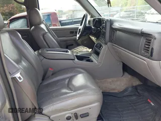 2004 Chevrolet Tahoe LT z VIN 1GNEK13T84J238990, wystawiony jako IAAI lot #42216881 z przebiegiem 214 271 mil mil oraz . Historia ofert i sprzedaży dostępna na DreamBid. Obrazek 5.