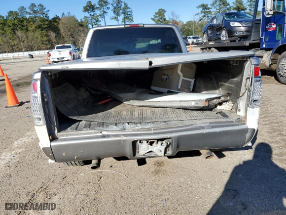 1998 Chevrolet C/K 1500 with VIN 2GBEC19R0W1219207, listed as a Copart auction lot 41617415 with 1,687,494 mi miles and Salvage Title. Bid and sale history available at carsss.com. Image 6.