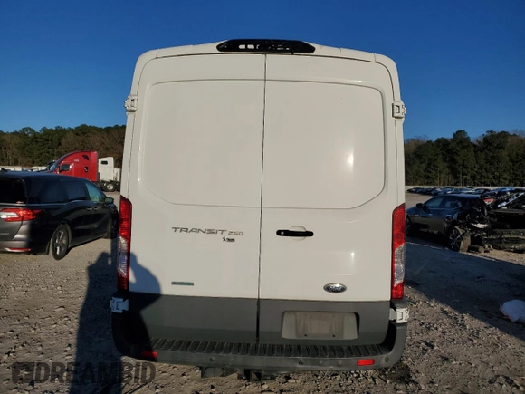 2018 Ford Transit z VIN 1FTYR1CG6JKA51628, wystawiony jako Copart lot #81991464 z przebiegiem 189 409 mil mil oraz Szkoda całkowita • Salvage title. Historia ofert i sprzedaży dostępna na DreamBid. Obrazek 6.