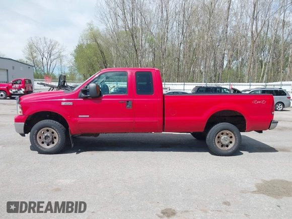 2005 Ford Super Duty F-250 XL with VIN 1FTSX21P65EA38063, listed as a IAAI auction lot 42159568 with 225,036 mi miles. Bid and sale history available at carsss.com. Image 14.