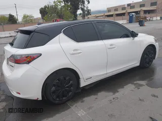 2013 Lexus CT 200h z VIN JTHKD5BH9D2172419, wystawiony jako IAAI lot #41968975 z przebiegiem 221 084 mil mil oraz . Historia ofert i sprzedaży dostępna na DreamBid. Obrazek 4.