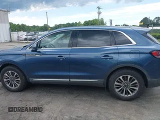 2019 Lincoln Nautilus Select z VIN 2LMPJ8K96KBL61059, wystawiony jako IAAI lot #42197441 z przebiegiem 89 185 mil mil oraz . Historia ofert i sprzedaży dostępna na DreamBid. Obrazek 15.