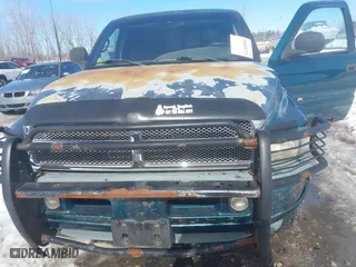 1998 Dodge Ram 1500 with VIN 3B7HF13Z4WG191315, listed as a IAAI auction lot 41643173 with 222,200 mi miles. Bid and sale history available at carsss.com. Image 6.