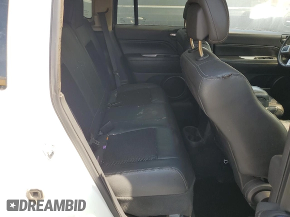 2016 Jeep Compass Latitude z VIN 1C4NJDEB6GD594486, wystawiony jako Copart lot #53440825 z przebiegiem Nie podano mil oraz Szkoda całkowita • Salvage title. Historia ofert i sprzedaży dostępna na DreamBid. Obrazek 10.