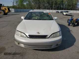 1998 Lexus ES 300 z VIN JT8BF28G4W0091267, wystawiony jako Copart lot #51188585 z przebiegiem Nie podano mil oraz Czysty tytuł • Clean title. Historia ofert i sprzedaży dostępna na DreamBid. Obrazek 5.