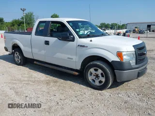 2013 Ford F-150 XL z VIN 1FTFX1CT3DFB61432, wystawiony jako IAAI lot #42587933 z przebiegiem 242 515 mil mil oraz . Historia ofert i sprzedaży dostępna na DreamBid. Obrazek 1.