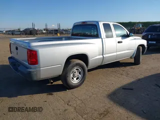 2006 Dodge Dakota ST with VIN 1D7HE22KX6S533152, listed as a IAAI auction lot 41778438 with 128,249 mi miles and . Bid and sale history available at DreamBid. Image 4.