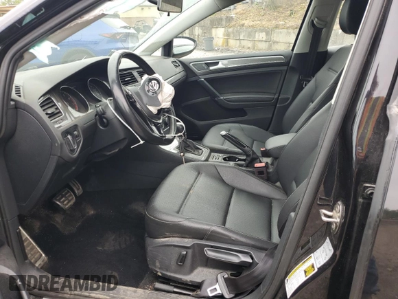 2017 Volkswagen Golf S z VIN 3VWH17AU7HM543359, wystawiony jako Copart lot #58502255 z przebiegiem 81 065 mil mil oraz Szkoda całkowita • Salvage title. Historia ofert i sprzedaży dostępna na DreamBid. Obrazek 7.
