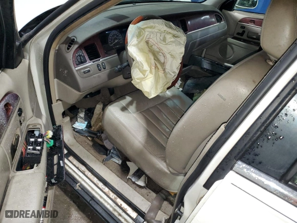 2003 Lincoln Town Car Signature with VIN 1LNHM82W73Y684635, listed as a Copart auction lot 42151495 with 0 mi miles and Salvage Title. Bid and sale history available at carsss.com. Image 8.
