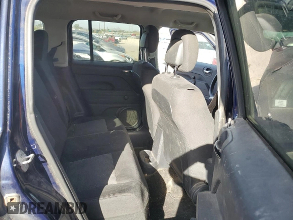 2016 Jeep Patriot Sport z VIN 1C4NJPBA9GD546882, wystawiony jako Copart lot #47746985 z przebiegiem 162 817 mil mil oraz Czysty tytuł • Clean title. Historia ofert i sprzedaży dostępna na DreamBid. Obrazek 10.