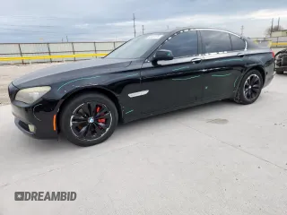 2012 BMW 7 Series 740i z VIN WBAKA4C58CC613438, wystawiony jako Copart lot #62981575 z przebiegiem 148 611 mil mil oraz Szkoda całkowita • Salvage title. Historia ofert i sprzedaży dostępna na DreamBid. Obrazek 1.