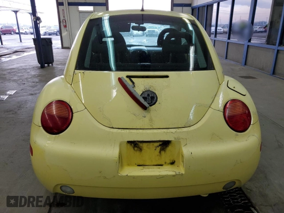 2001 Volkswagen Beetle GLS z VIN 3VWCS21C41M417502, wystawiony jako Copart lot #43071515 z przebiegiem 169 634 mil mil oraz Szkoda całkowita • Salvage title. Historia ofert i sprzedaży dostępna na DreamBid. Obrazek 6.