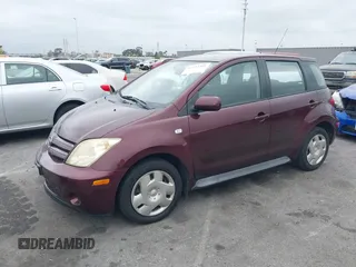 2004 Scion xA z VIN JTKKT624640062861, wystawiony jako IAAI lot #42193302 z przebiegiem 141 950 mil mil oraz . Historia ofert i sprzedaży dostępna na DreamBid. Obrazek 2.
