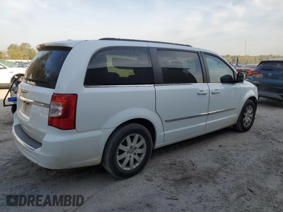 2015 Chrysler Town & Country Touring with VIN 2C4RC1BG4FR726022, listed as a Copart auction lot 50400675 with 231,821 mi miles and Salvage Title. Bid and sale history available at carsss.com. Image 3.