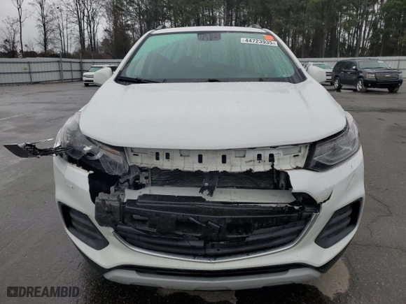 2020 Chevrolet Trax LT with VIN KL7CJPSB5LB003046, listed as a Copart auction lot 44723935 with 59,623 mi miles and Salvage Title. Bid and sale history available at carsss.com. Image 5.