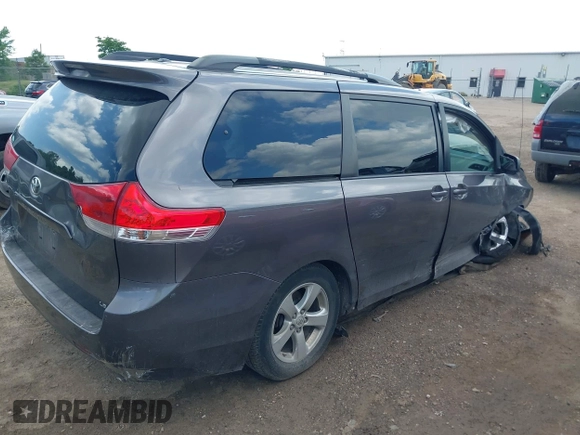 2011 Toyota Sienna LE AAS z VIN 5TDKK3DC3BS166098, wystawiony jako IAAI lot #42594337 z przebiegiem 197 963 mil mil oraz . Historia ofert i sprzedaży dostępna na DreamBid. Obrazek 4.