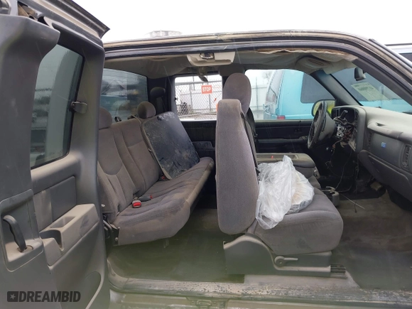 2006 Chevrolet Silverado 1500 LT1 with VIN 2GCEC19V061342207, listed as a IAAI auction lot 41798860 with 298,258 mi miles. Bid and sale history available at carsss.com. Image 8.
