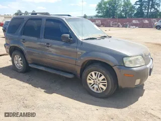 2005 Mercury Mariner Luxury with VIN 4M2CU57195DJ25103, listed as a IAAI auction lot 42032296 with 154,134 mi miles. Bid and sale history available at carsss.com. Image 1.