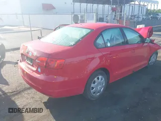 2014 Volkswagen Jetta S с VIN 3VW2K7AJ1EM234975, выставлен на аукционе IAAI как лот 42106679 с пробегом 78 942 миль миль и . История ставок и продаж доступна на DreamBid. Изображение 4.