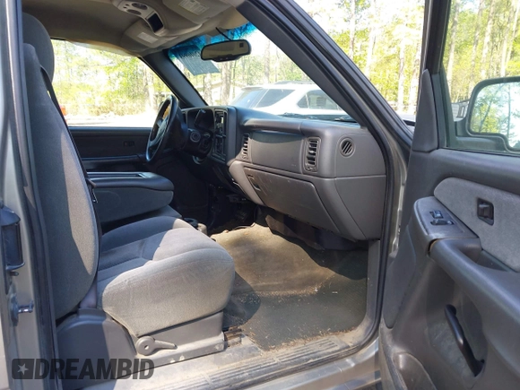 2003 Chevrolet Silverado 1500 with VIN 2GCEC19T131331601, listed as a IAAI auction lot 42046993 with 277,162 mi miles and . Bid and sale history available at DreamBid. Image 5.