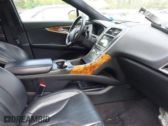 2016 Lincoln MKX Select z VIN 2LMTJ8KR2GBL62540, wystawiony jako IAAI lot #42260777 z przebiegiem 107 549 mil mil oraz . Historia ofert i sprzedaży dostępna na DreamBid. Obrazek 5.