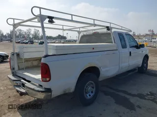 2003 Ford F-250 XL z VIN 3FTNX20LX3MB20798, wystawiony jako IAAI lot #42304074 z przebiegiem 274 238 mil mil oraz . Historia ofert i sprzedaży dostępna na DreamBid. Obrazek 4.