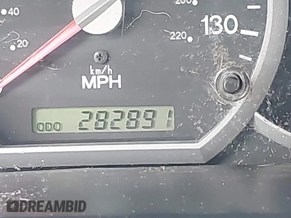 2004 Kia Sedona LX with VIN KNDUP131446537660, listed as a IAAI auction lot 41526183 with 282,891 mi miles. Bid and sale history available at carsss.com. Image 15.