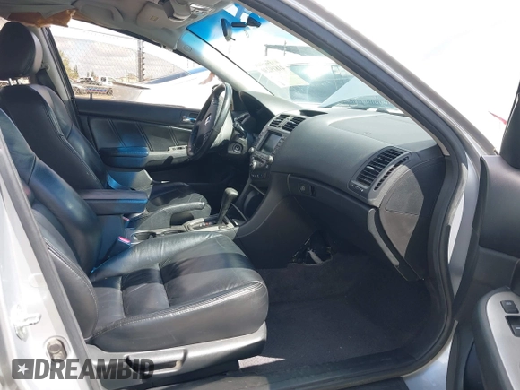 2005 Honda Accord EX z VIN 1HGCM56775A166411, wystawiony jako IAAI lot #41819230 z przebiegiem 136 431 mil mil oraz . Historia ofert i sprzedaży dostępna na DreamBid. Obrazek 5.