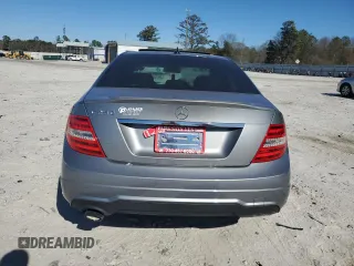 2013 Mercedes-Benz C 250 Sport z VIN WDDGF4HB8CR230272, wystawiony jako Copart lot #47411515 z przebiegiem 134 545 mil mil oraz Szkoda całkowita • Salvage title. Historia ofert i sprzedaży dostępna na DreamBid. Obrazek 6.