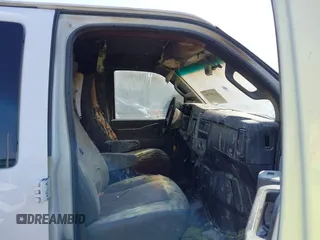 2017 Chevrolet Express Passenger LT z VIN 1GAZGPFFXH1206108, wystawiony jako IAAI lot #41758750 z przebiegiem 320 138 mil mil oraz . Historia ofert i sprzedaży dostępna na DreamBid. Obrazek 5.